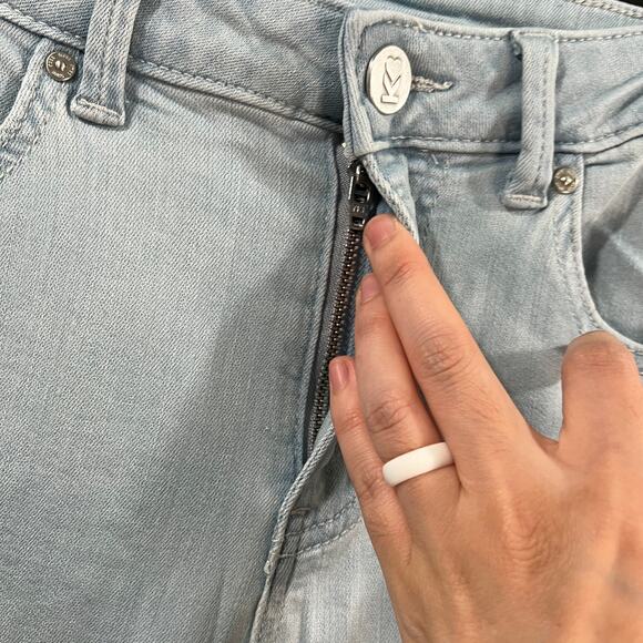 Belle by Kim Gravel Regular Primabelle Wide Leg Jeans Light Wash, Reg 8 - Picture 10 of 12